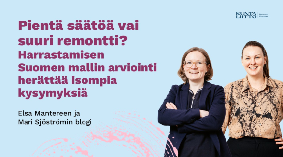Kaksi naisoletettua sinisellä taustalla ja tekstiä.
