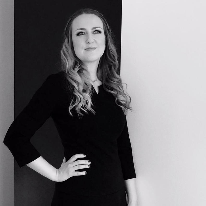 Blogin kirjoittaja tulevaisuusmuotoilija Minna Koskelo pitää inspiraatioiskun ennakoinnista kokeilutyöpajassa 13.12.
