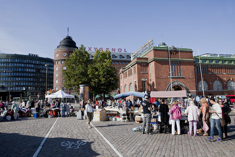 Kuvituskuva: Hakaniemen toria ja kauppakojuja